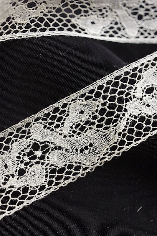 アンティークレース dentelle ancinne .FR a l'epoque