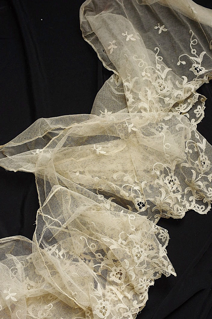 アンティークレース dentelle ancinne 350cm .FR a l'epoque