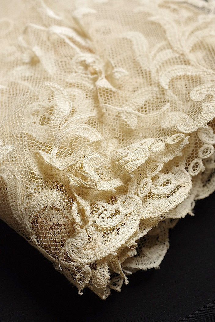 アンティークレース dentelle ancinne 350cm .FR a l'epoque