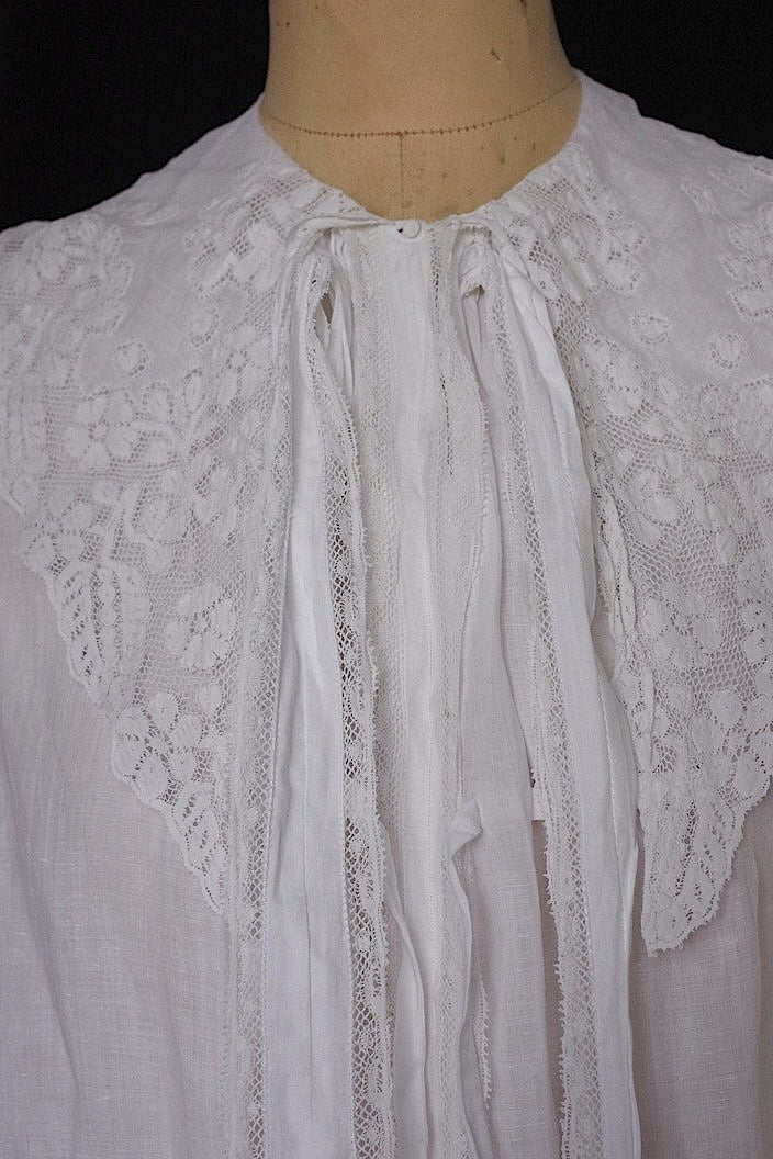 アンティークワンピース vêtement antique robe de chambre 1 .FR a l'epoque
