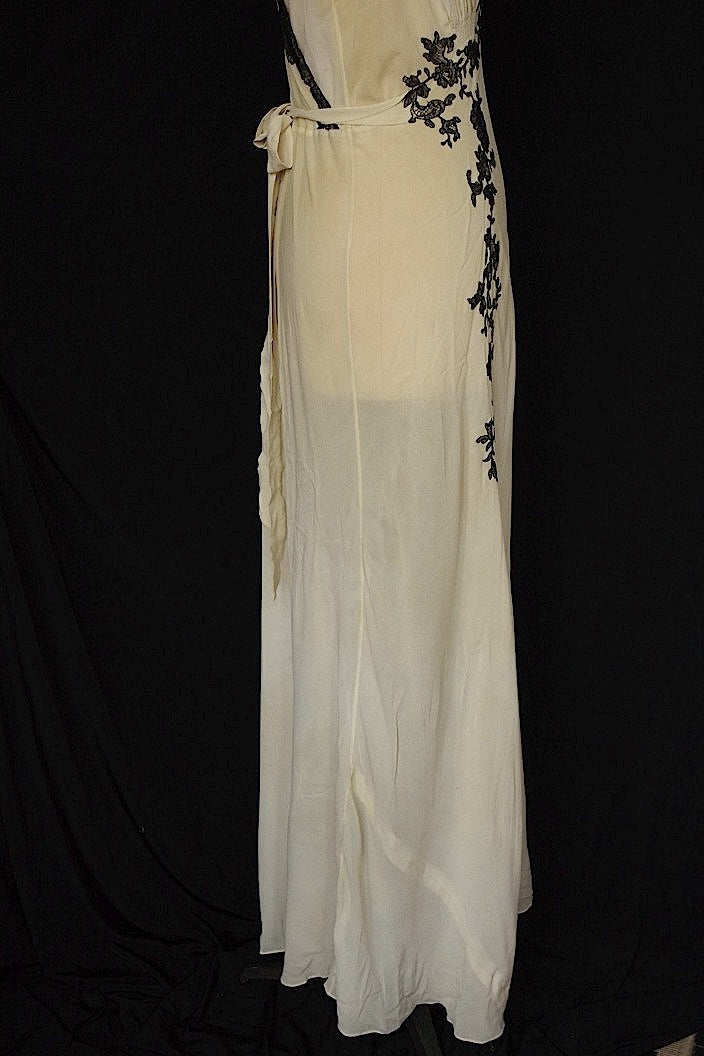 アンティークワンピース vêtement  antique robe de chambre 2 .FR a l'epoque