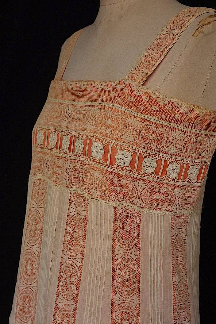アンティークワンピース vêtement  antique robe de chambre 4 .FR a l'epoque