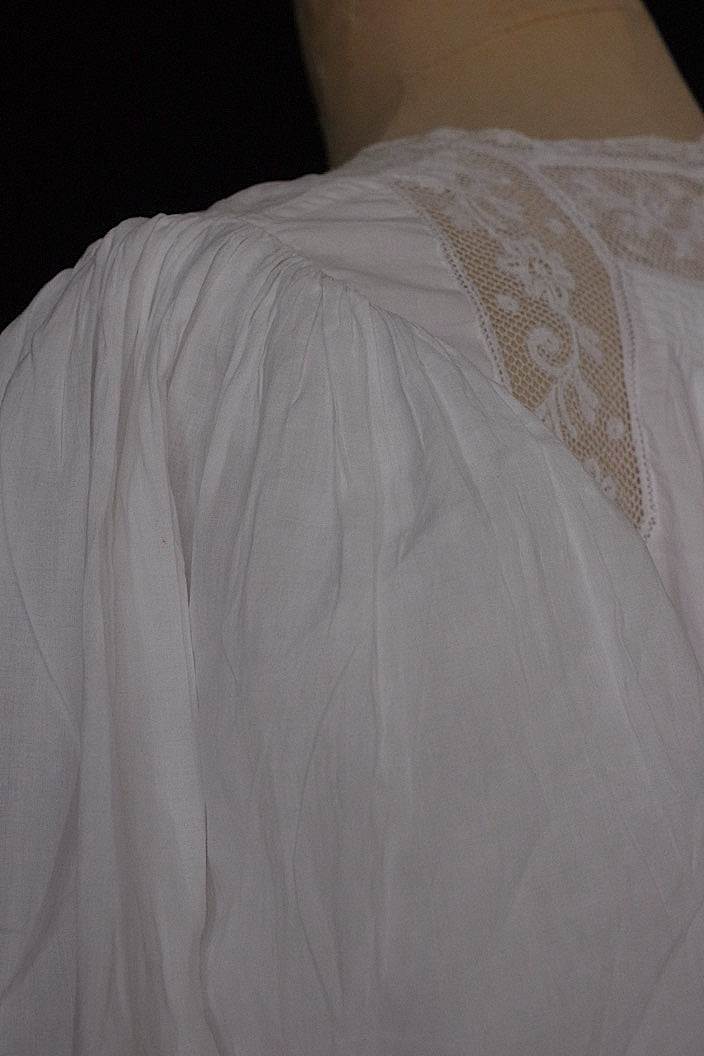 アンティークワンピース vêtement  antique robe de chambre 5 .FR a l'epoque