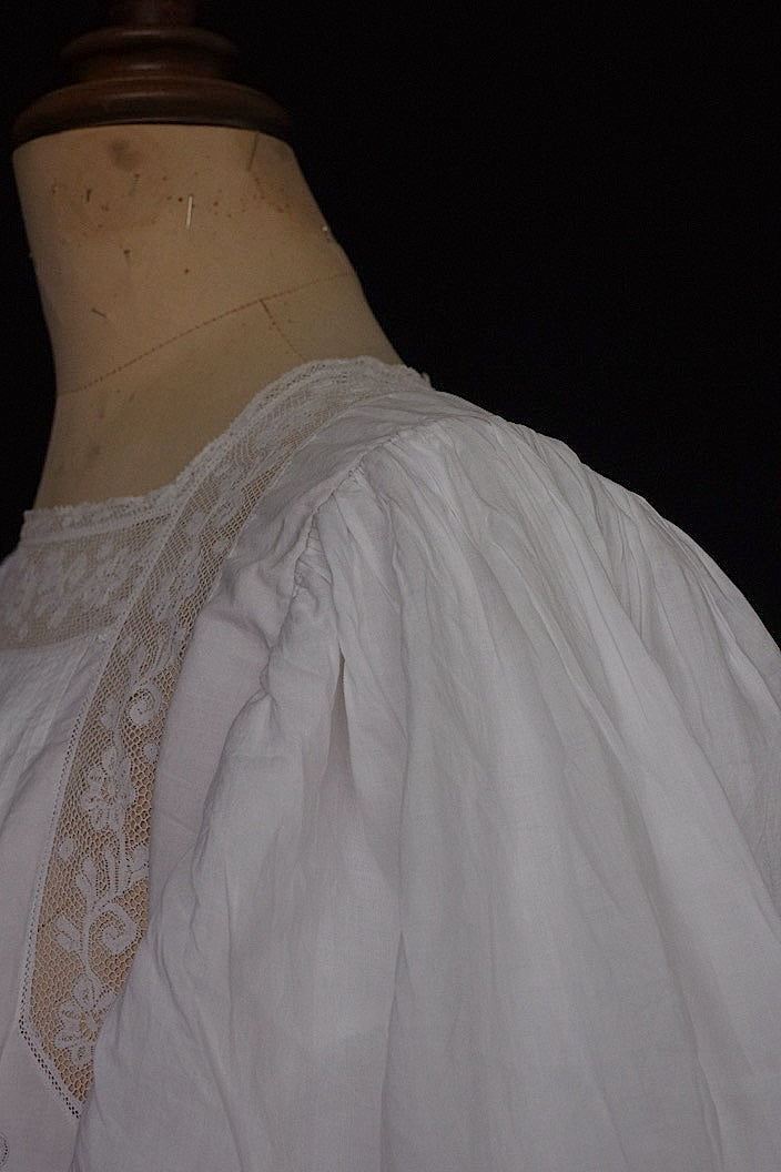 アンティークワンピース vêtement  antique robe de chambre 5 .FR a l'epoque