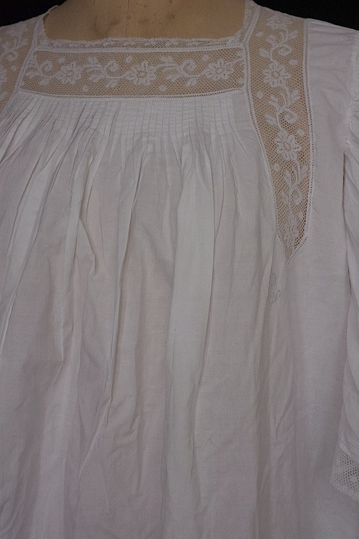 アンティークワンピース vêtement  antique robe de chambre 5 .FR a l'epoque