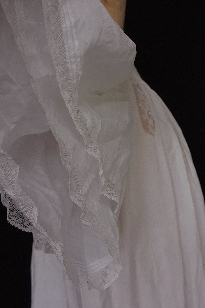アンティークワンピース vêtement  antique robe de chambre 5 .FR a l'epoque