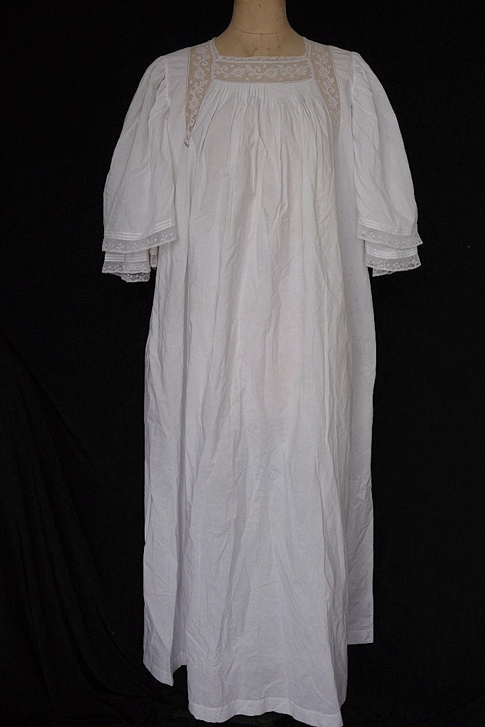 アンティークワンピース vêtement antique robe de chambre 5 .FR a l'epoque