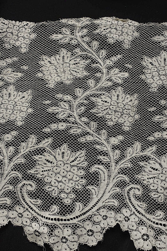 アンティークレース dentelle ancinne 184cm .FR a l'epoque