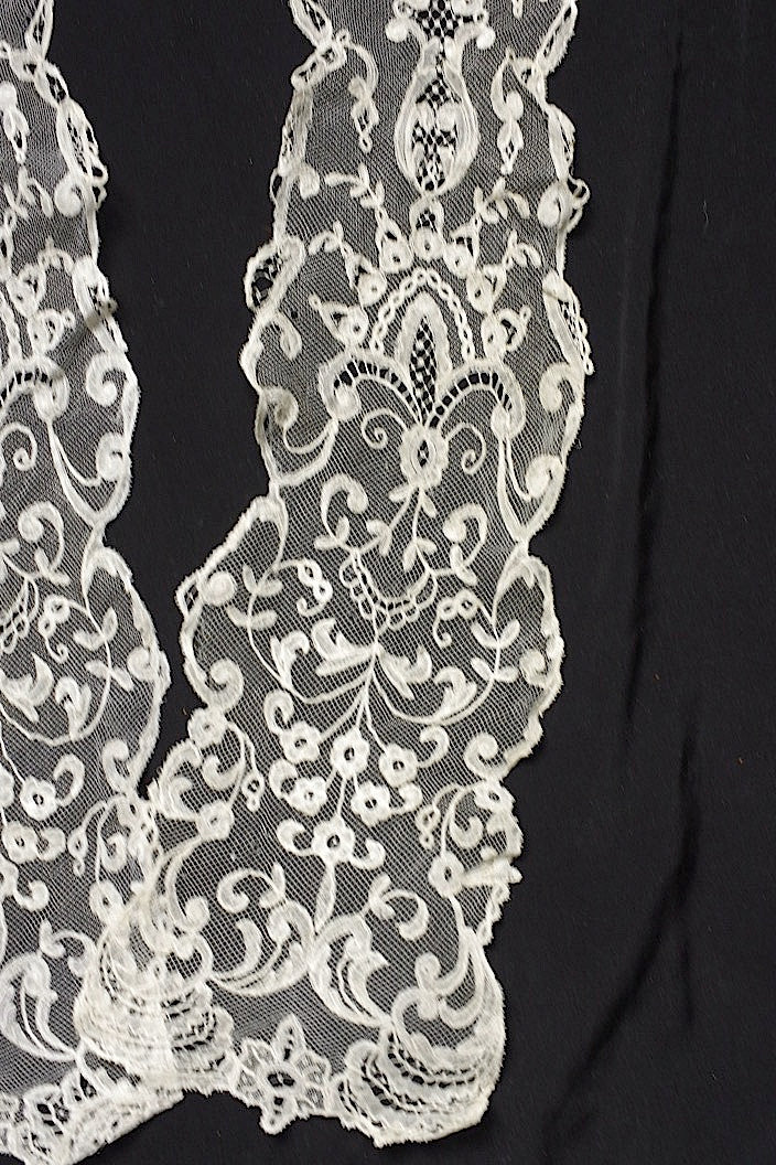 アンティークレース dentelle ancinne ラペット .FR a l'epoque