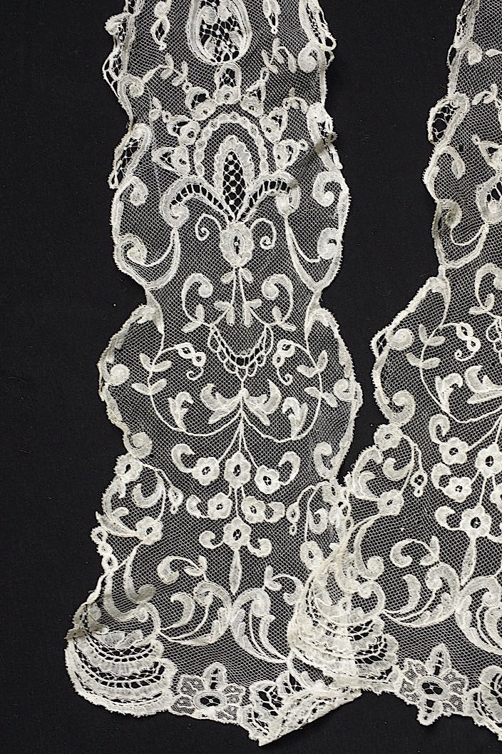アンティークレース dentelle ancinne ラペット .FR a l'epoque