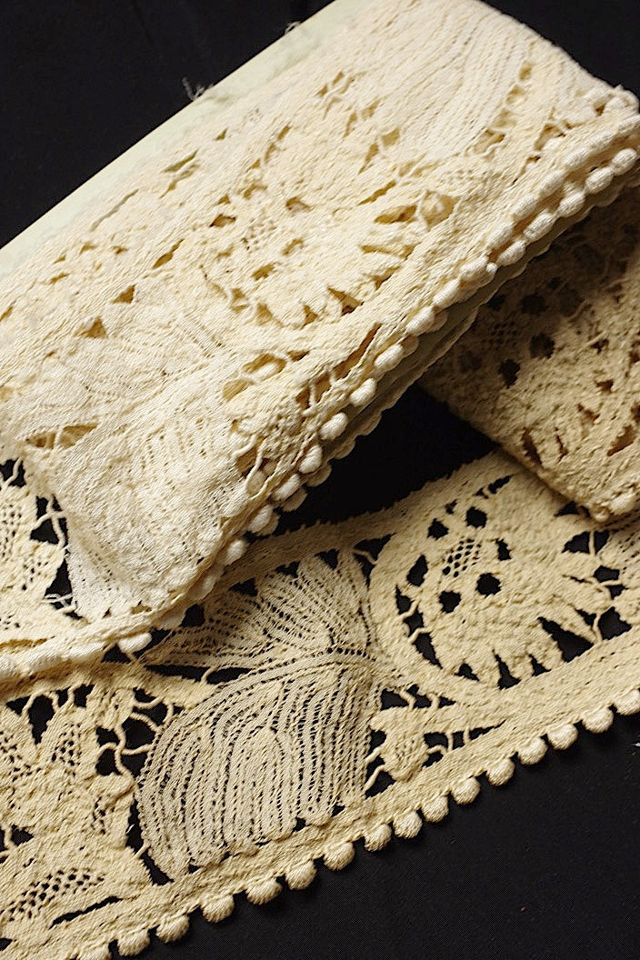 アンティークレース dentelle ancinne 装飾テープ .FR a l'epoque