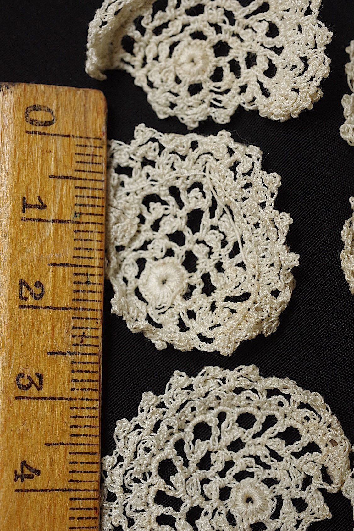 アンティークレース dentelle ancienne クロシェモチーフ47個+bonnet .FR a l'epoque