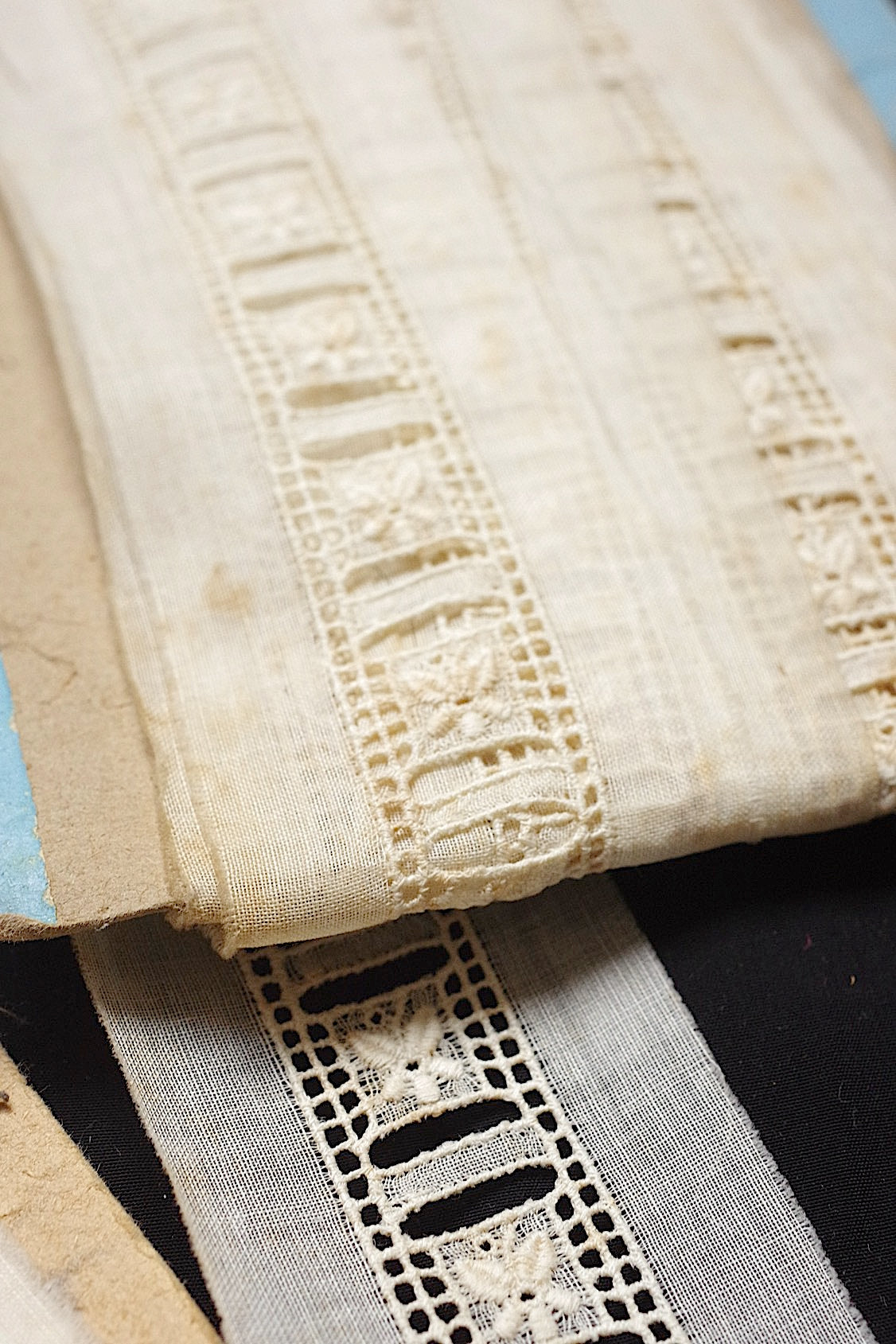 アンティークレース dentelle ancienne リボン通し テープ 2種 .FR a l'epoque