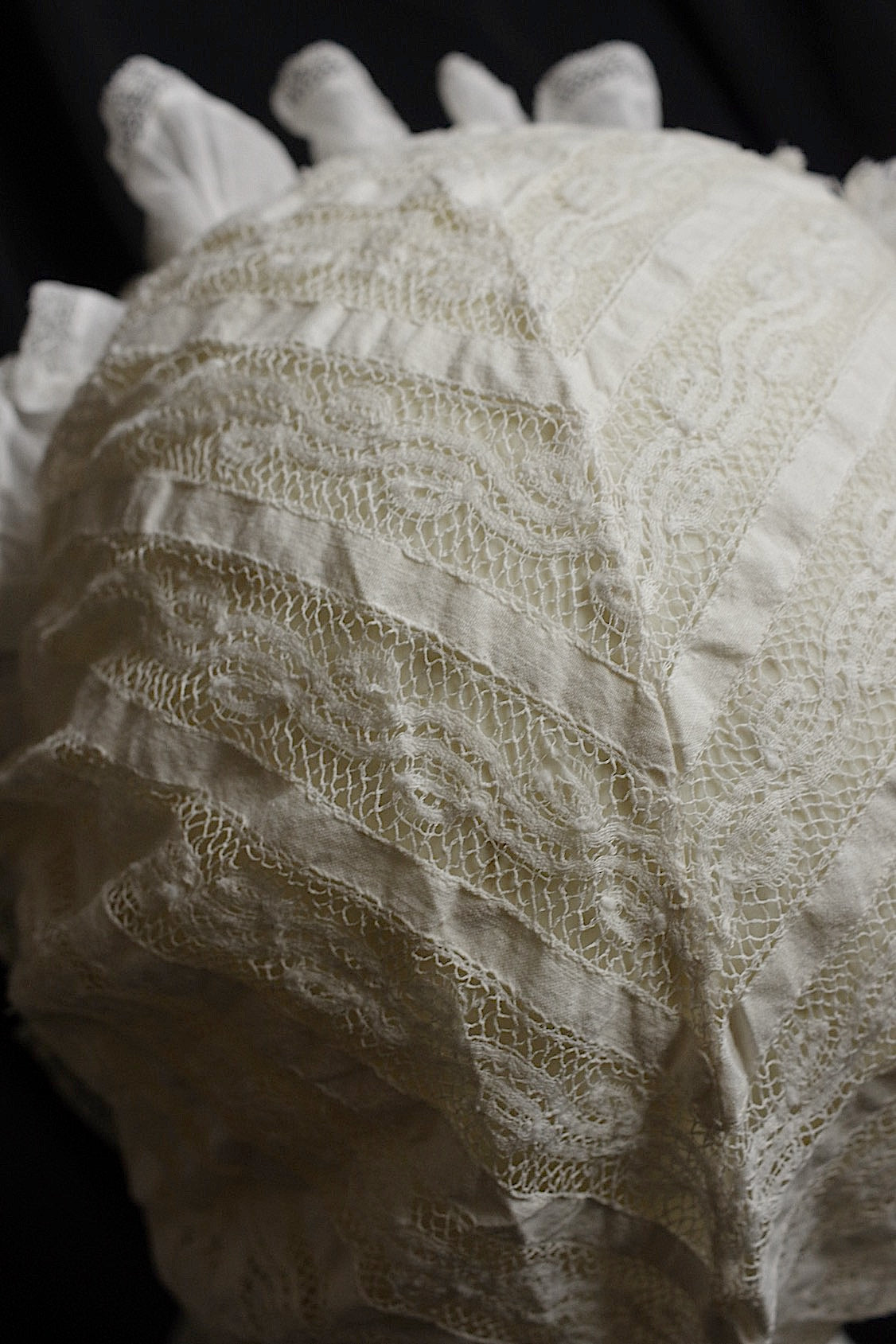 アンティークレース dentelle ancienne ボネ .FR a l'epoque