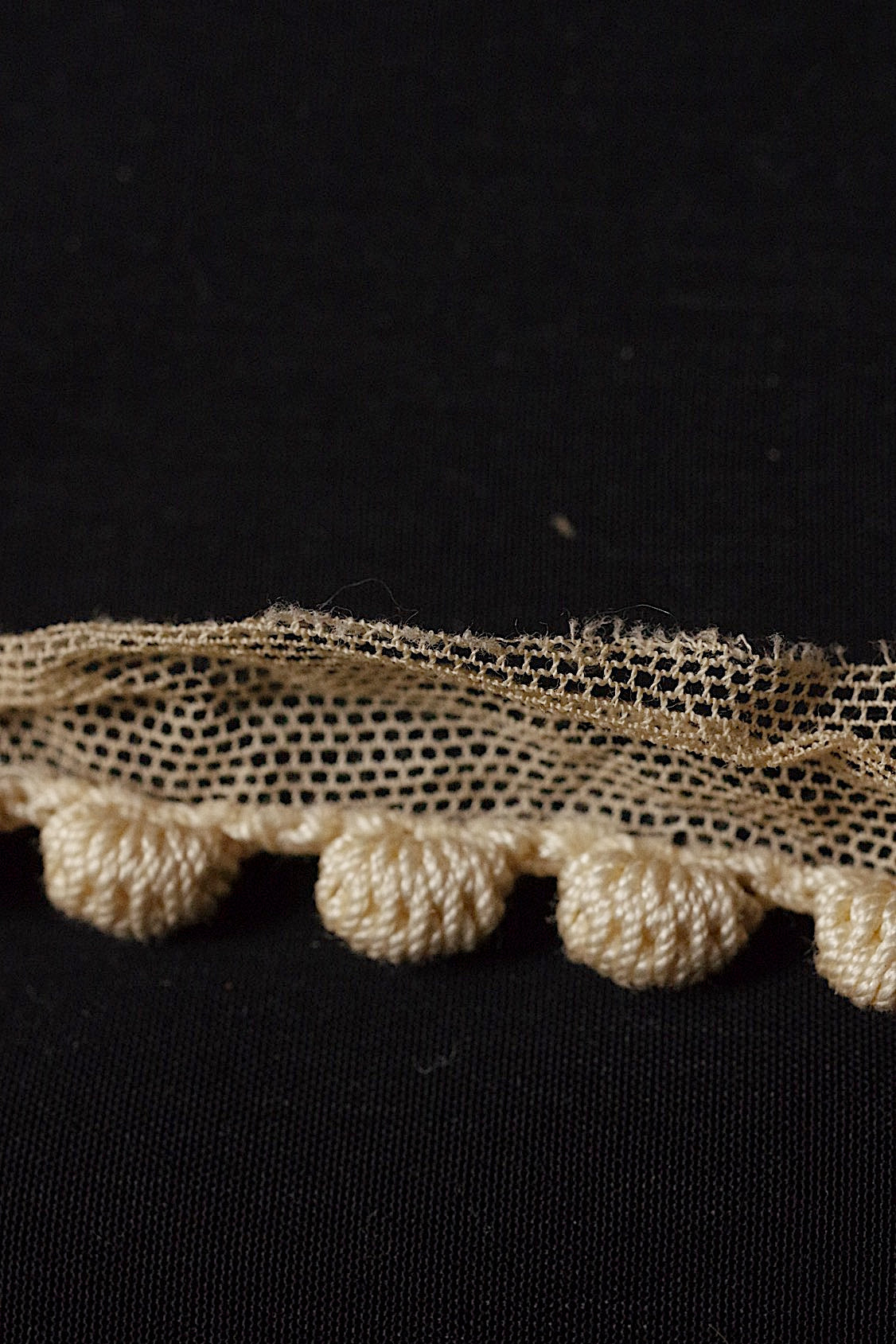 アンティークレース dentelle ancienne つぶつぶ .FR a l'epoque