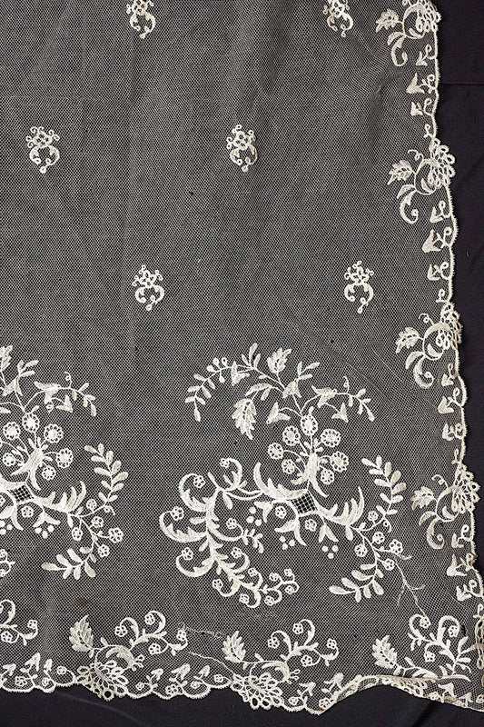 アンティークレース dentelle ancienne ベール .FR a l'epoque