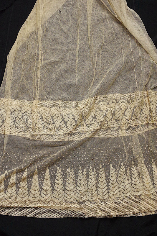 アンティークレース dentelle ancienne スカート生地 ハギレ1 .FR a l'epoque