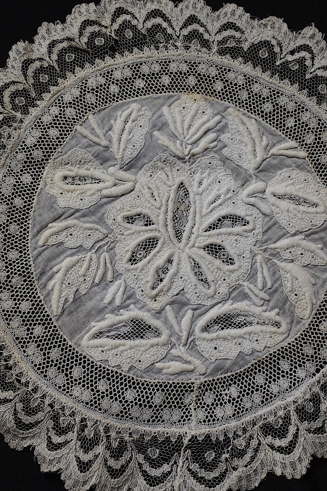 アンティークレース dentelle ancienne-antique lace 刺繍 nappe 2点 .FR a l'epoque