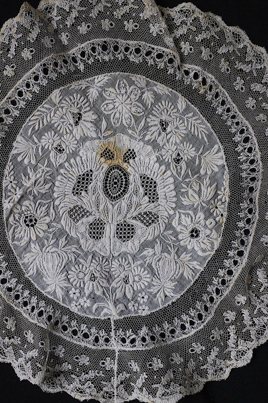 アンティークレース dentelle ancienne-antique lace 刺繍 nappe 2点 .FR a l'epoque