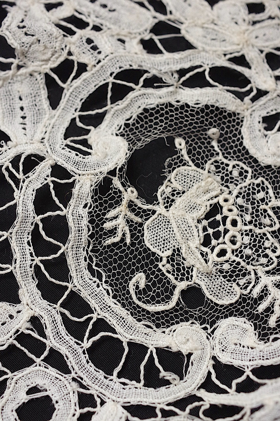 アンティークレース dentelle ancienne-antique lace 大きな襟 素材用 .FR a l'epoque