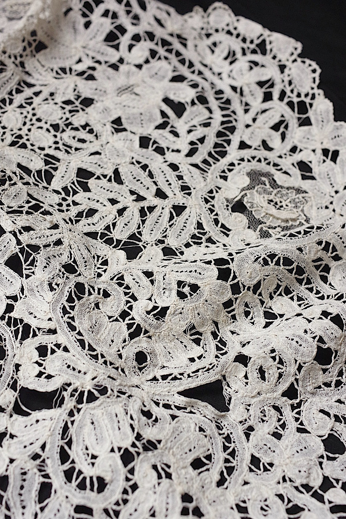 アンティークレース dentelle ancienne-antique lace 大きな襟 素材用 .FR a l'epoque