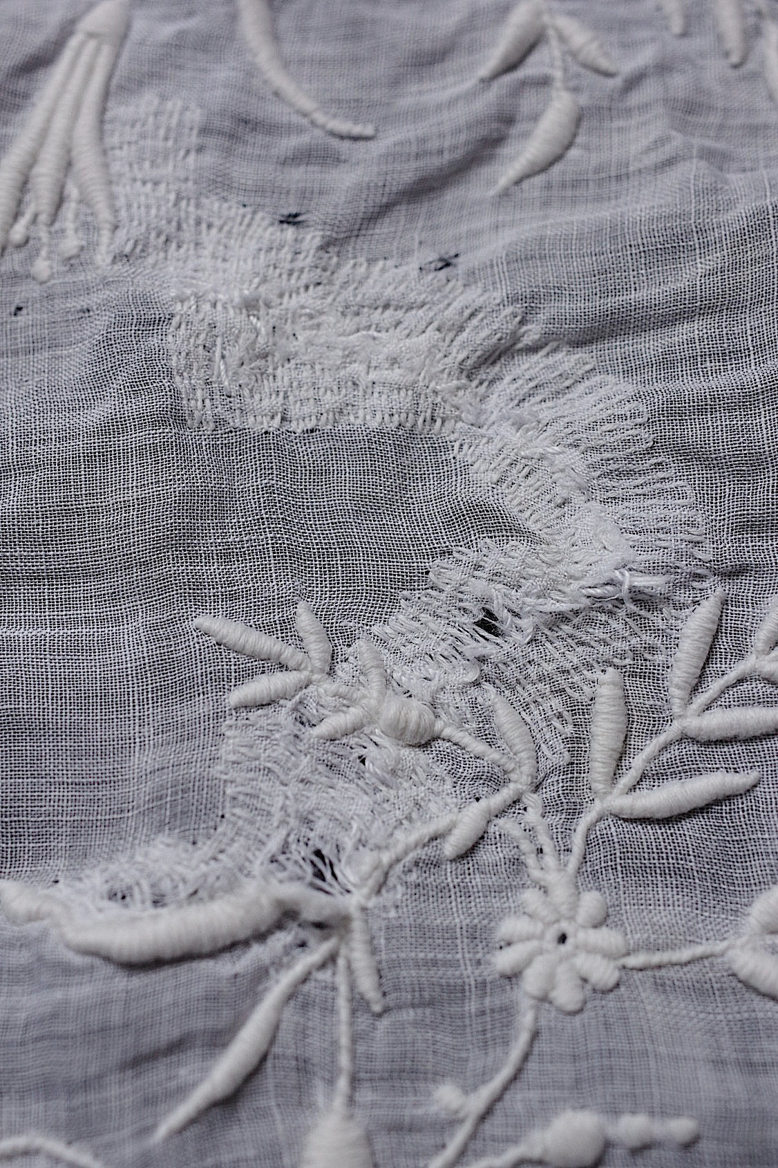アンティークレース dentelle ancienne-antique lace 刺繍ハンカチlot 素材用 .FR a l'epoque