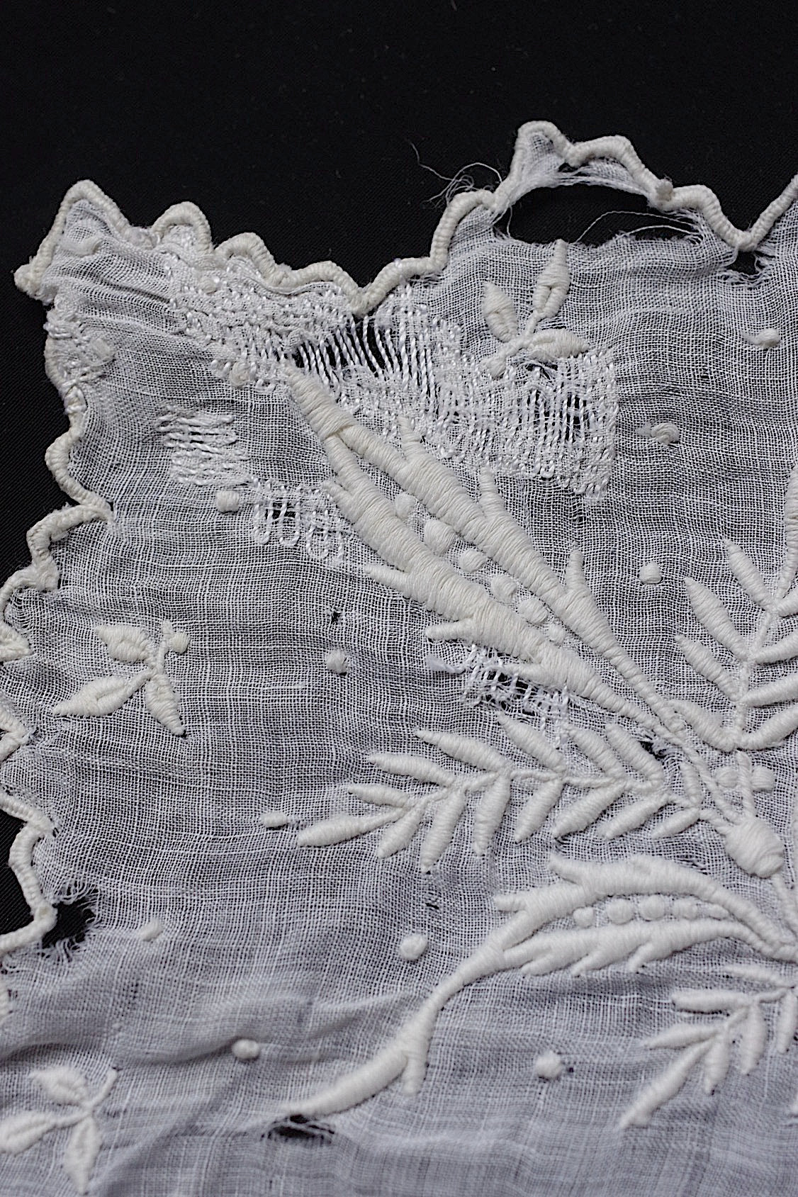 アンティークレース dentelle ancienne-antique lace 刺繍ハンカチlot 素材用 .FR a l'epoque