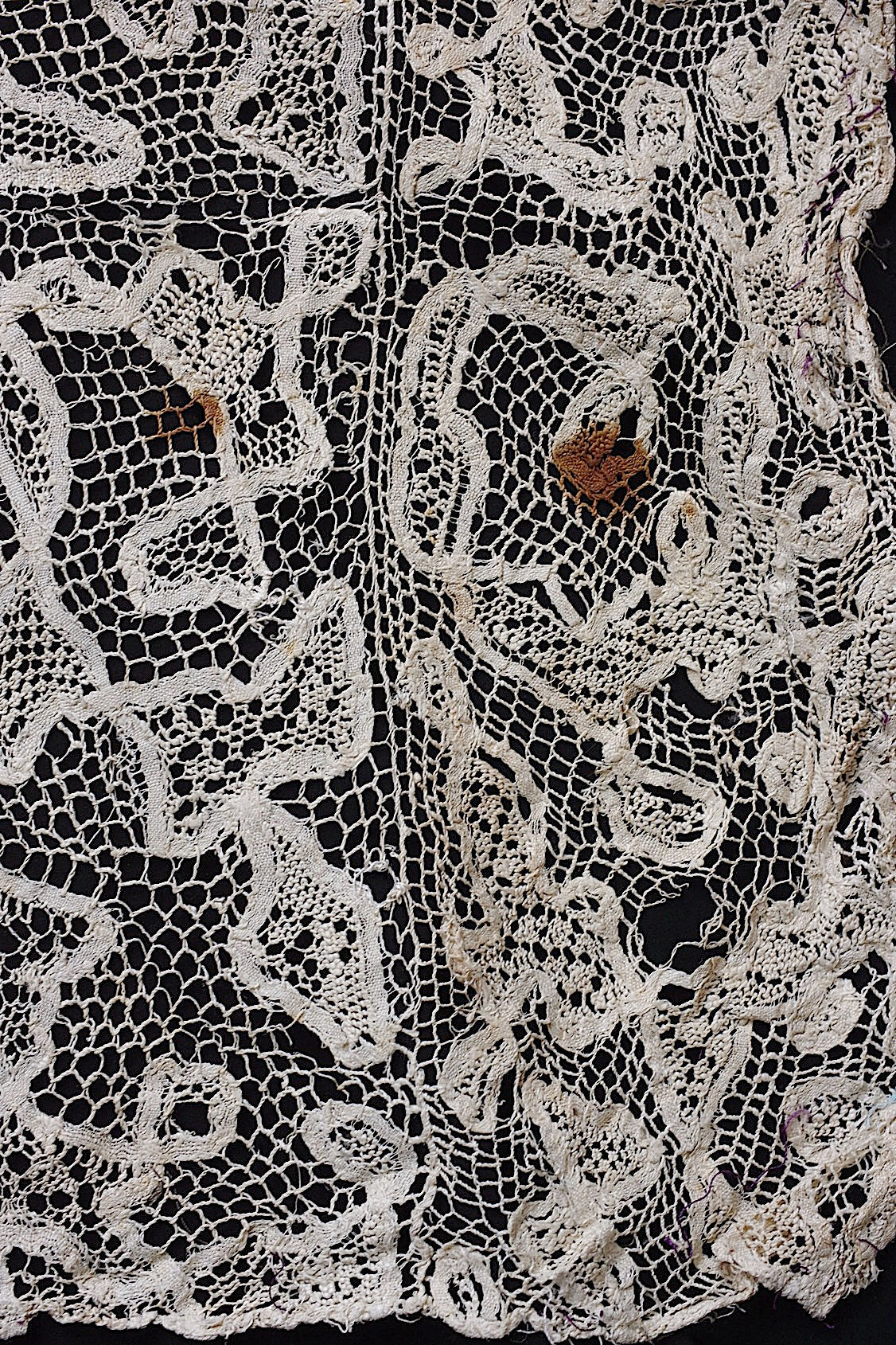 アンティークレース dentelle ancienne 大きめハギレ .FR a l'epoque