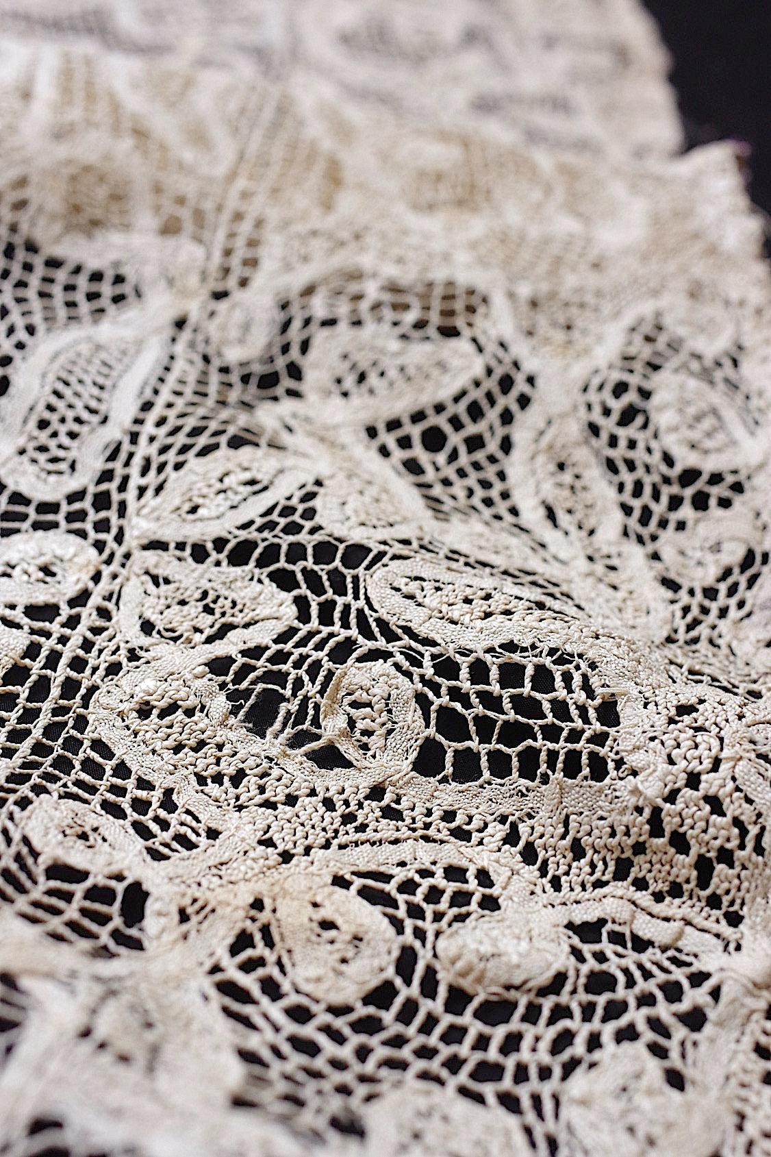 アンティークレース dentelle ancienne 大きめハギレ .FR a l'epoque
