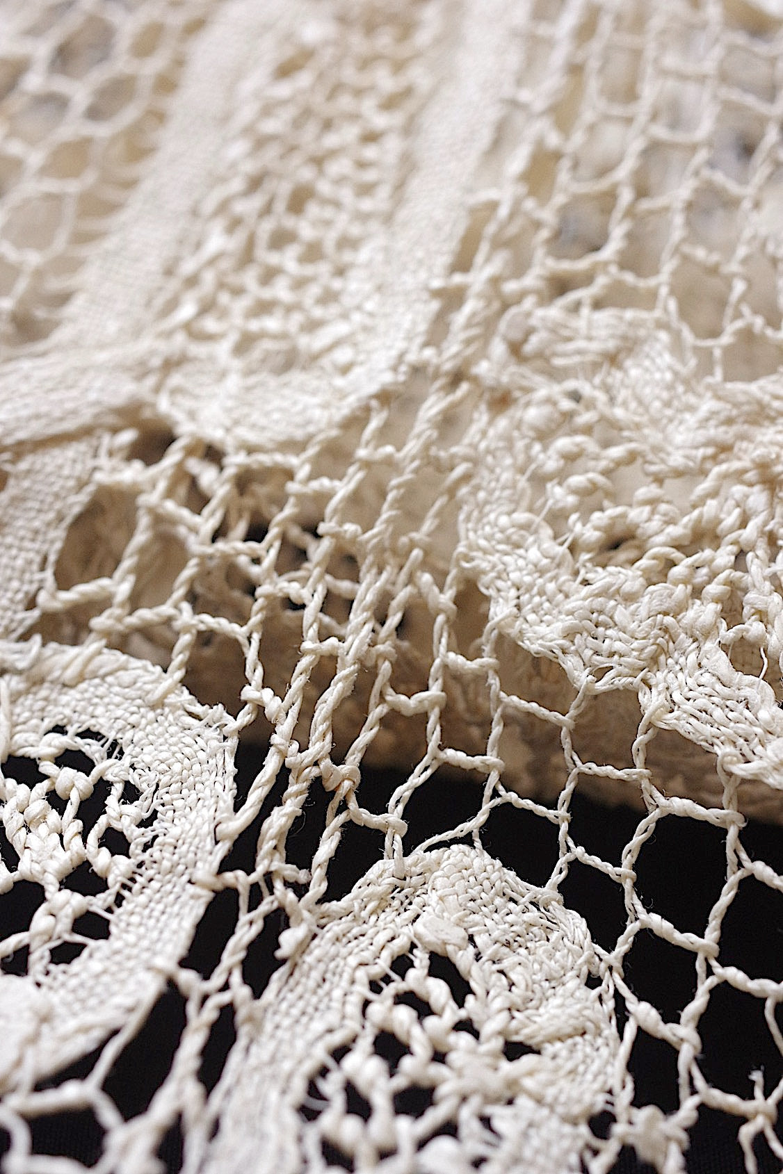 アンティークレース dentelle ancienne 大きめハギレ .FR a l'epoque