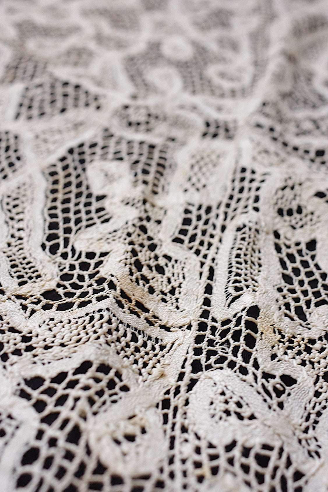 アンティークレース dentelle ancienne 大きめハギレ .FR a l'epoque