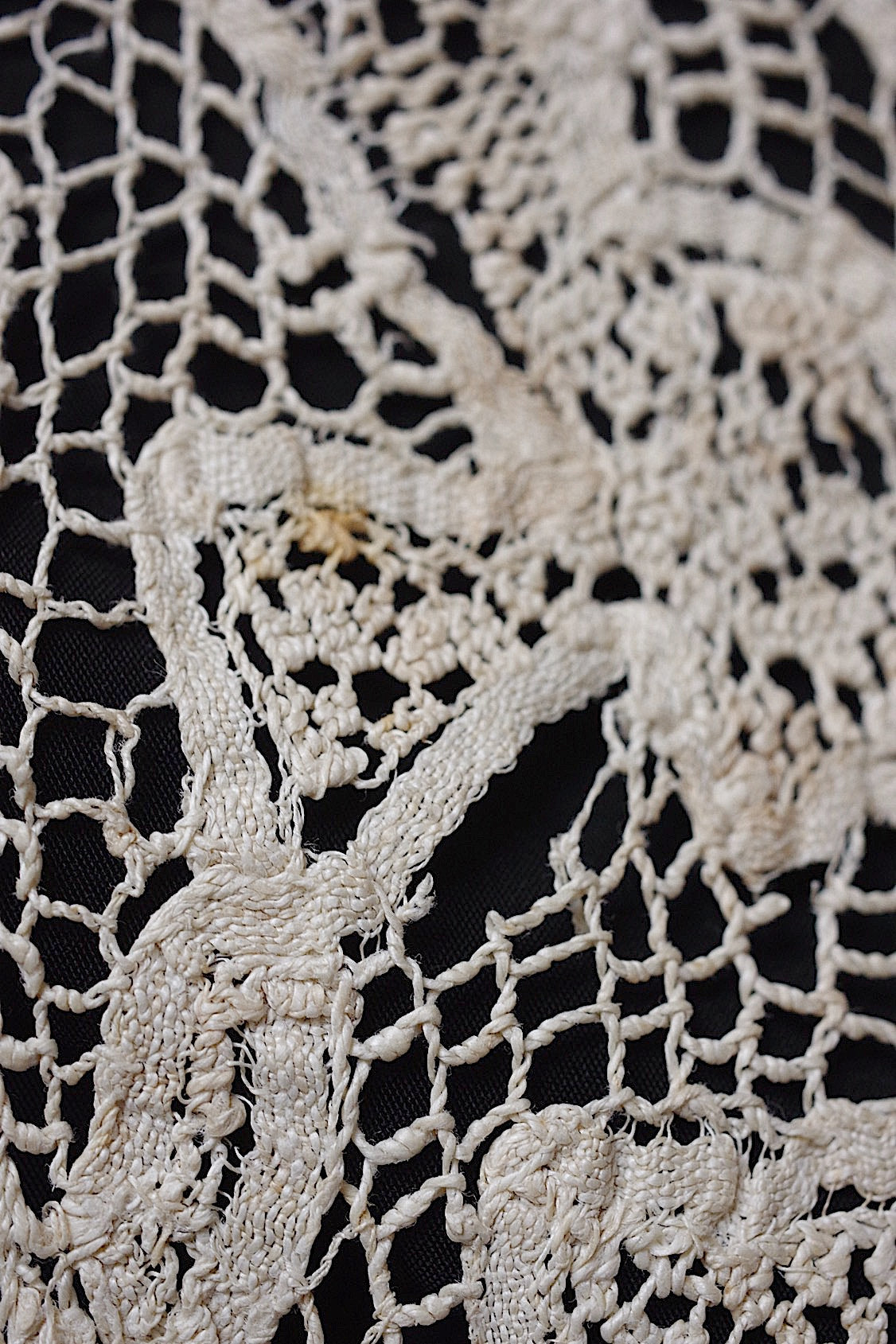 アンティークレース dentelle ancienne 大きめハギレ .FR a l'epoque