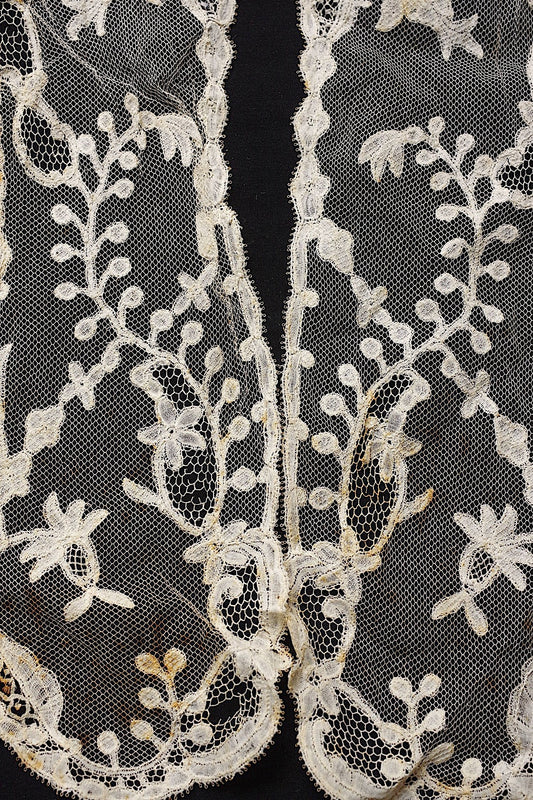 アンティークレース dentelle ancienne アプリカッションアングレテール タイ .FR a l'epoque