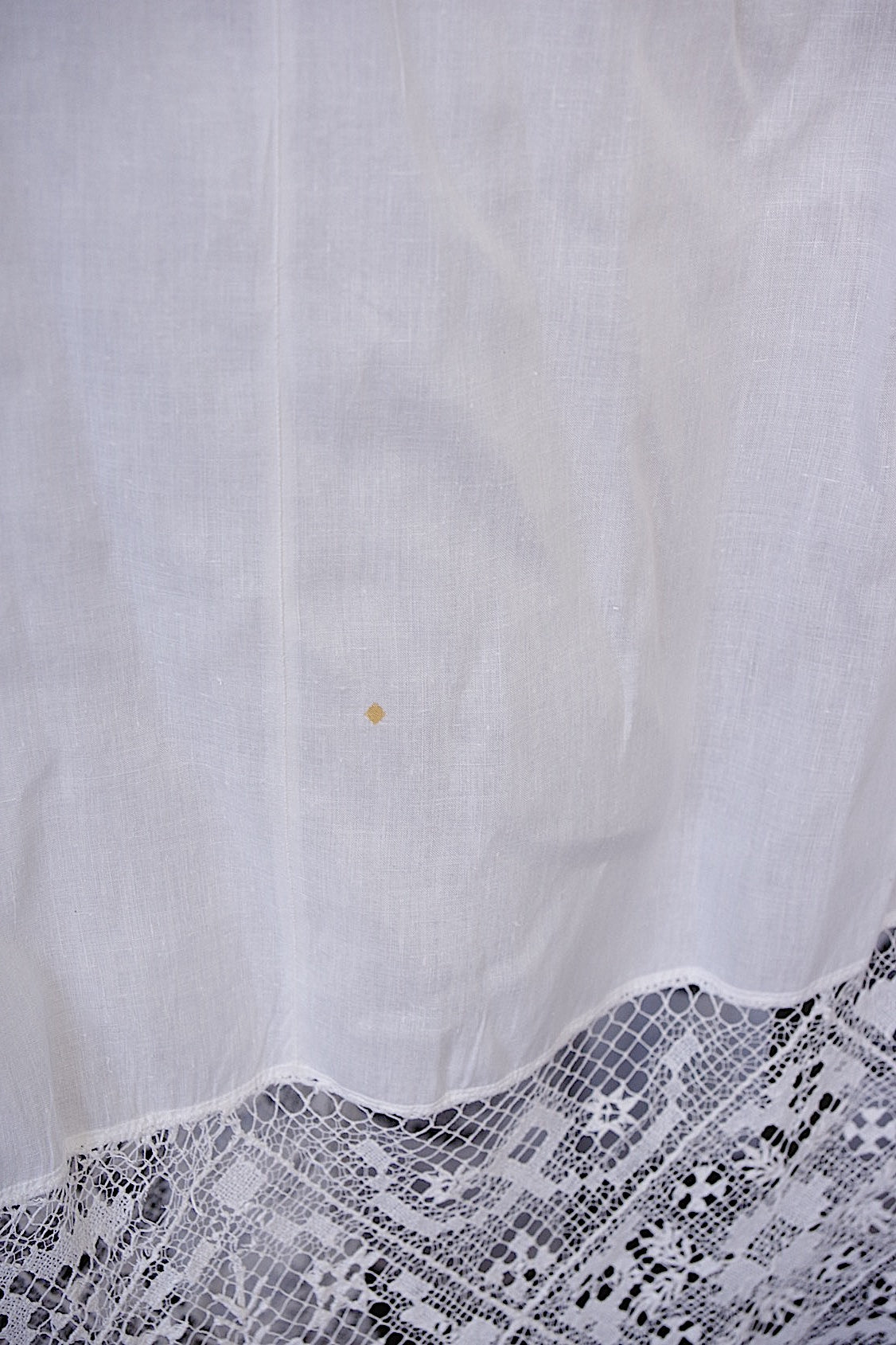 アンティーク司祭服 vêtement antique aube 1 .FR a l'epoque