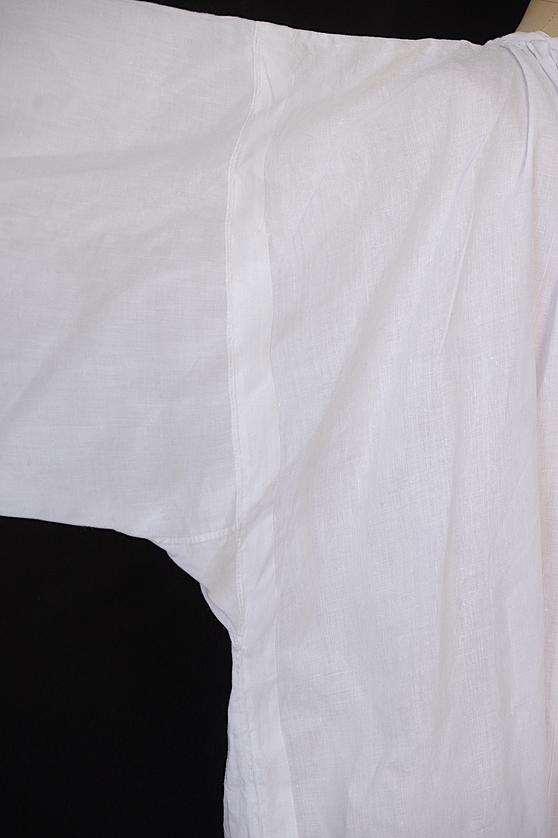 アンティーク司祭服 vêtement antique aube 1 .FR a l'epoque