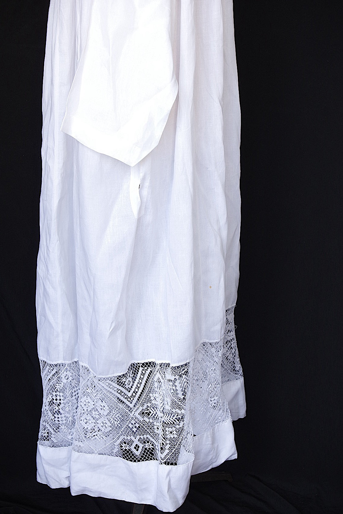 アンティーク司祭服 vêtement antique aube 1 .FR a l'epoque