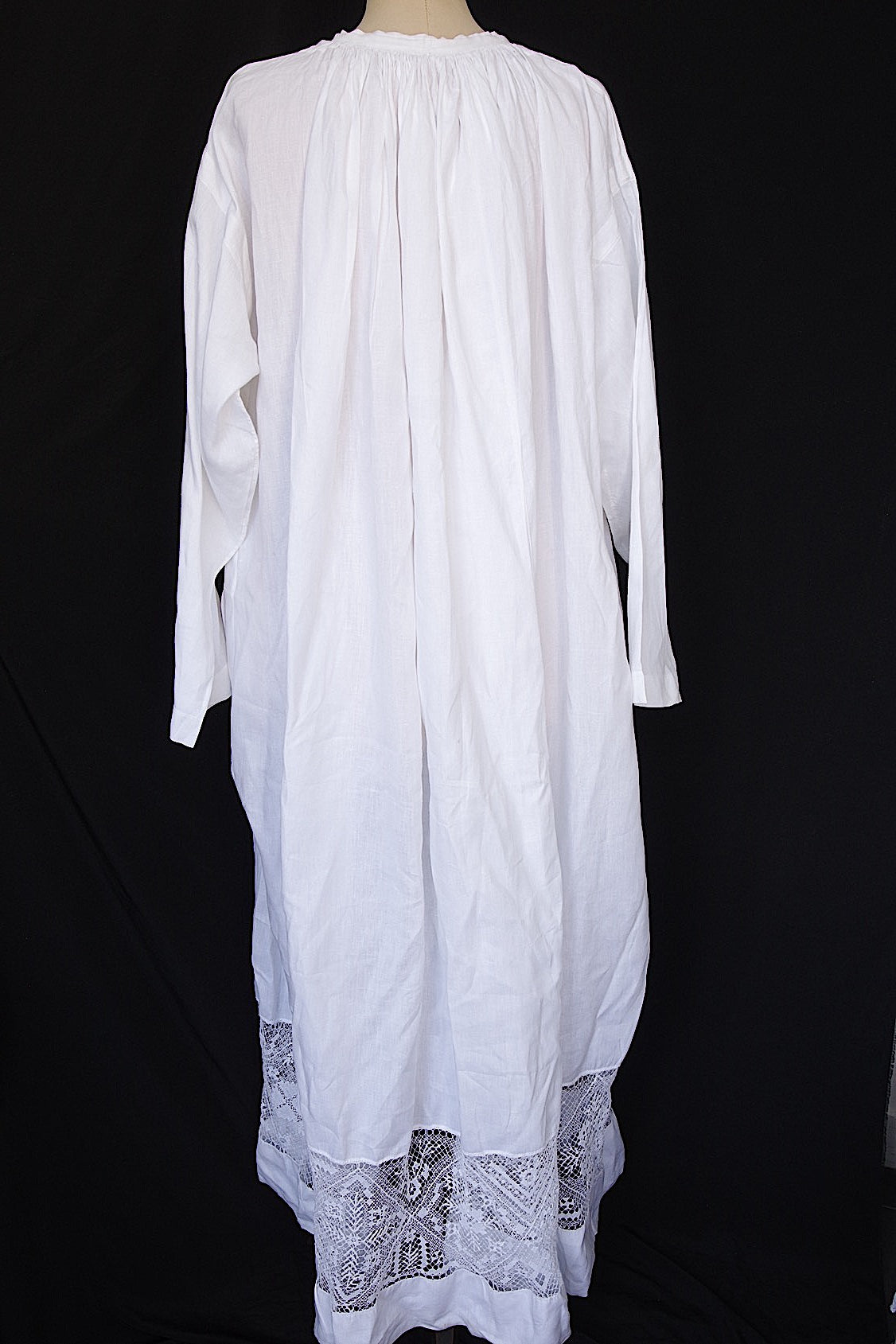 アンティーク司祭服 vêtement antique aube 1 .FR a l'epoque