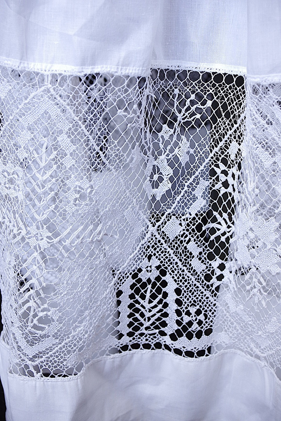 アンティーク司祭服 vêtement antique aube 1 .FR a l'epoque