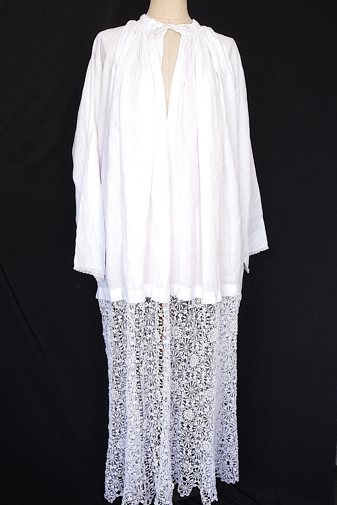 アンティーク司祭服 vêtement antique aube 2 .FR a l'epoque