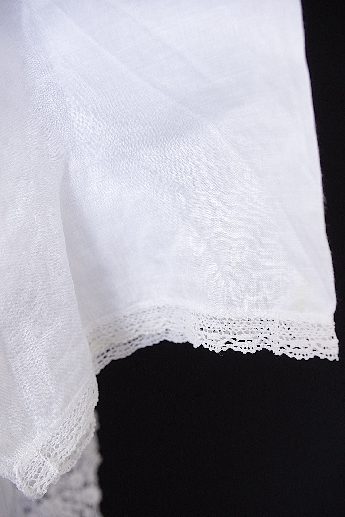 アンティーク司祭服 vêtement antique aube 2 .FR a l'epoque