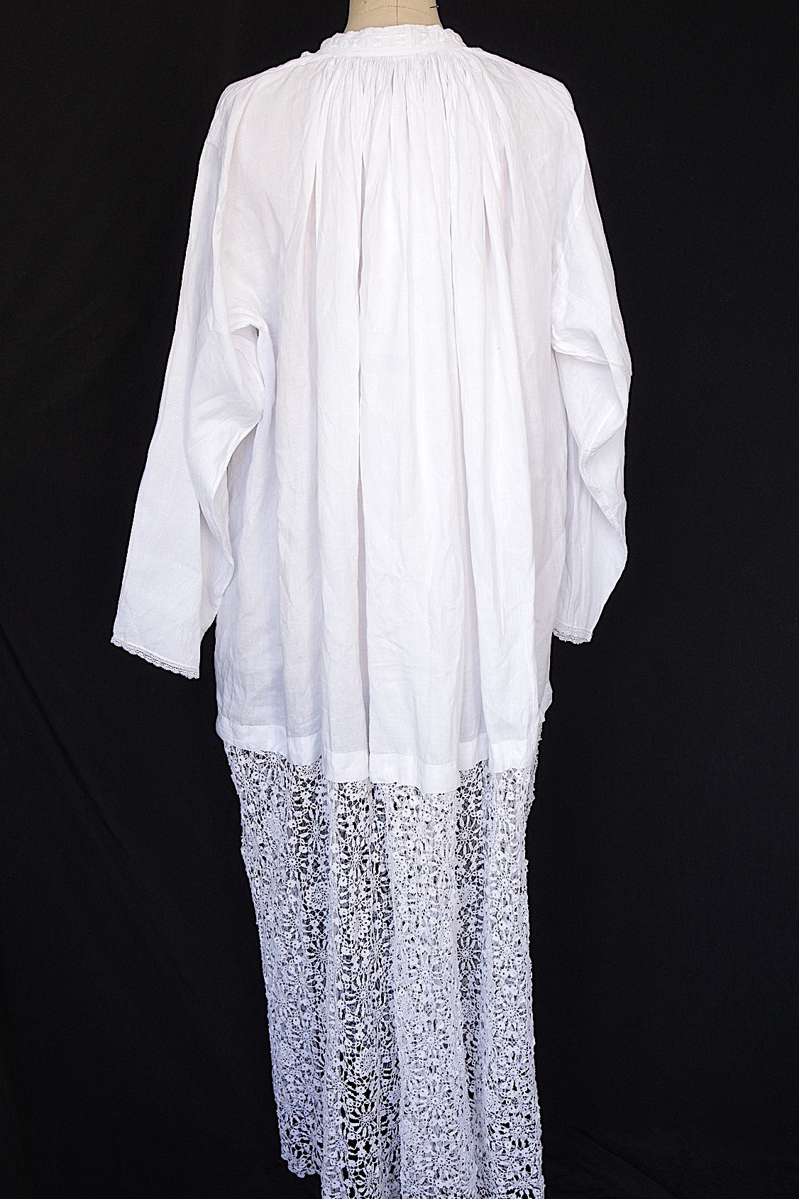 アンティーク司祭服 vêtement antique aube 2 .FR a l'epoque