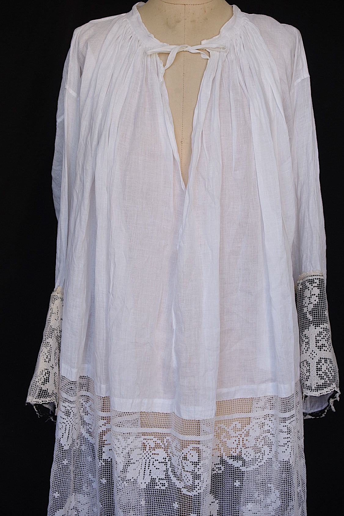 アンティーク司祭服 vêtement antique aube 3 .FR a l'epoque