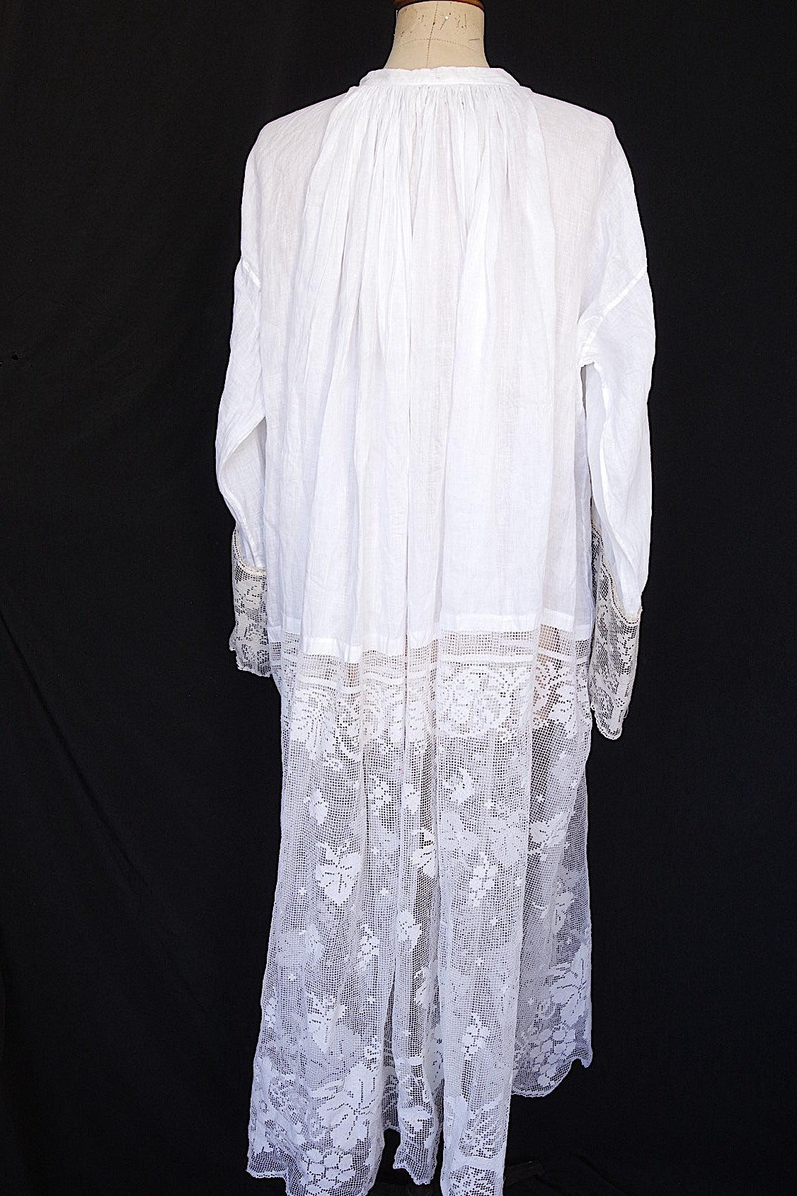 アンティーク司祭服 vêtement antique aube 3 .FR a l'epoque