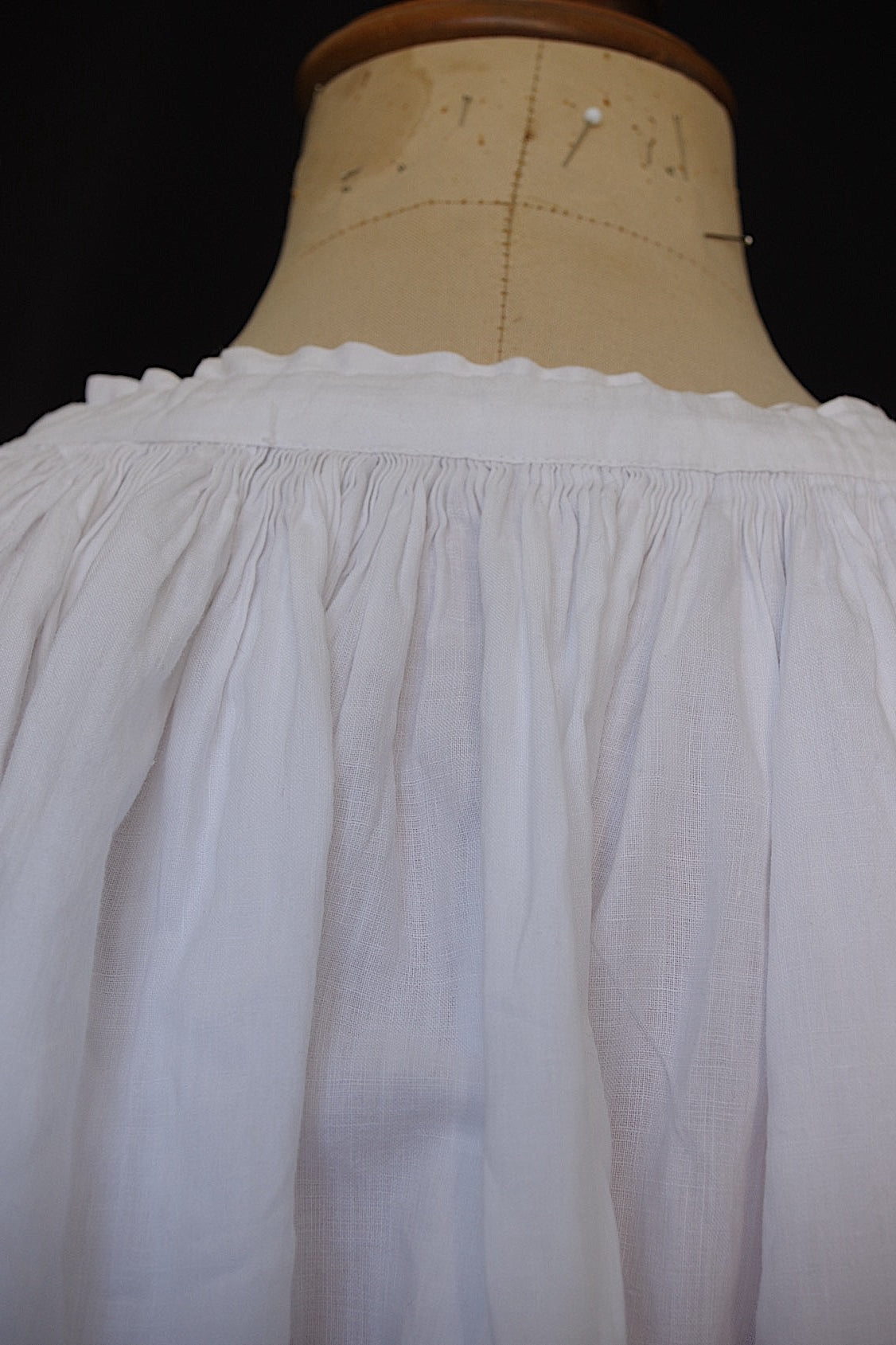 アンティーク司祭服 vêtement antique aube 4 .FR a l'epoque