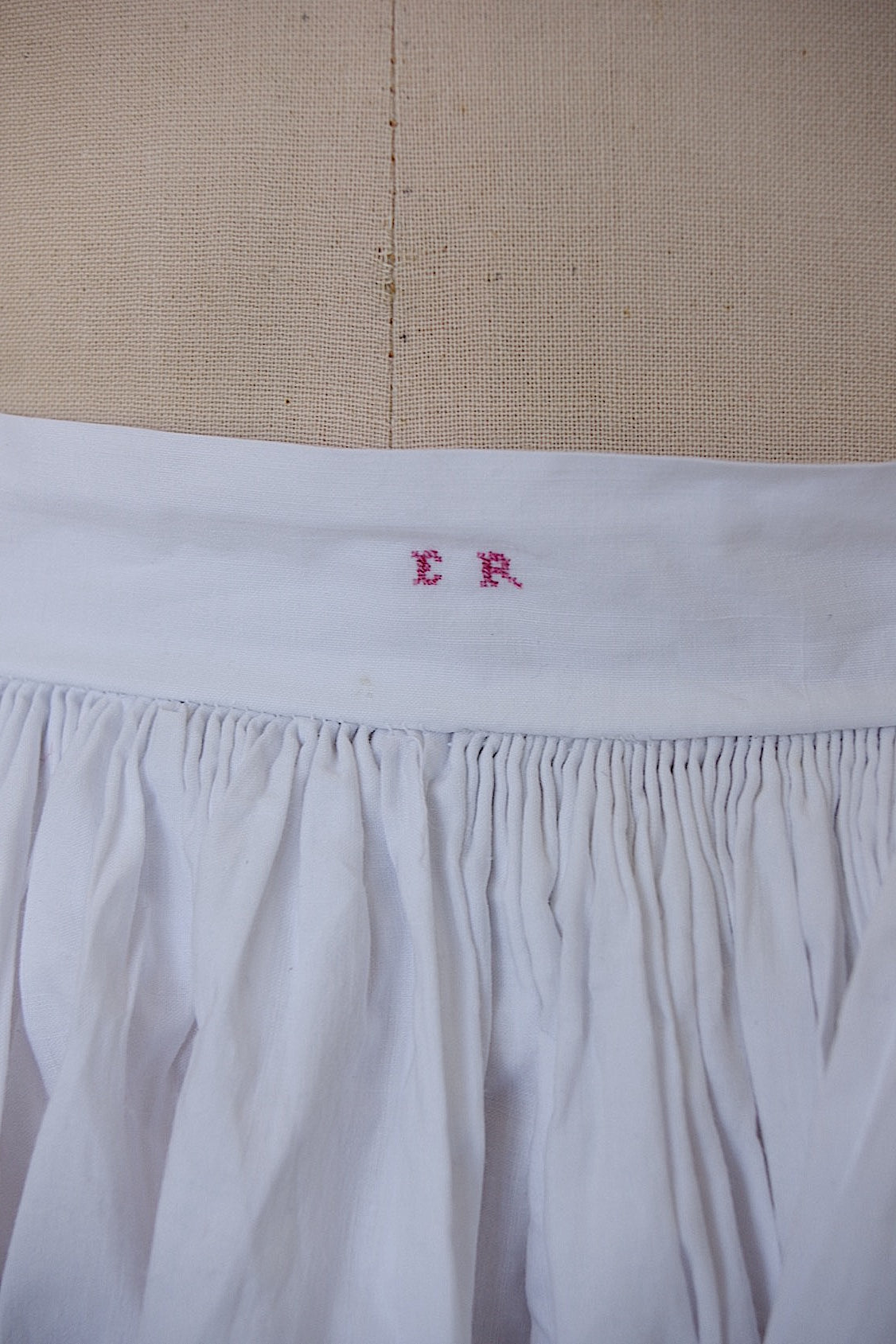 アンティークスカート vêtement antique skirt .FR a l'epoque