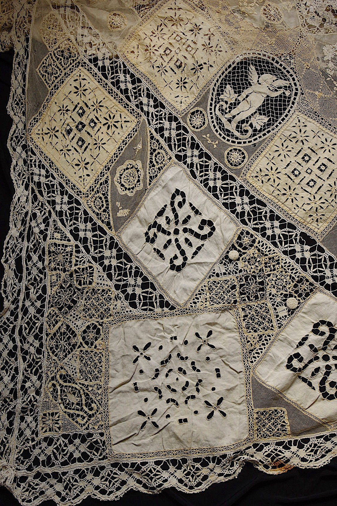 アンティーククロス 素材、回収用 antique  For materials2 .FR a l'epoque