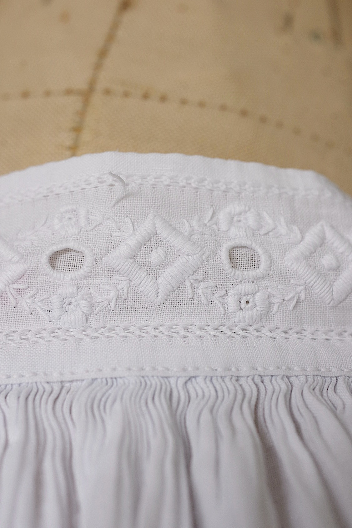 アンティークチュニック antique vêtement  surplis .FR a l'epoque