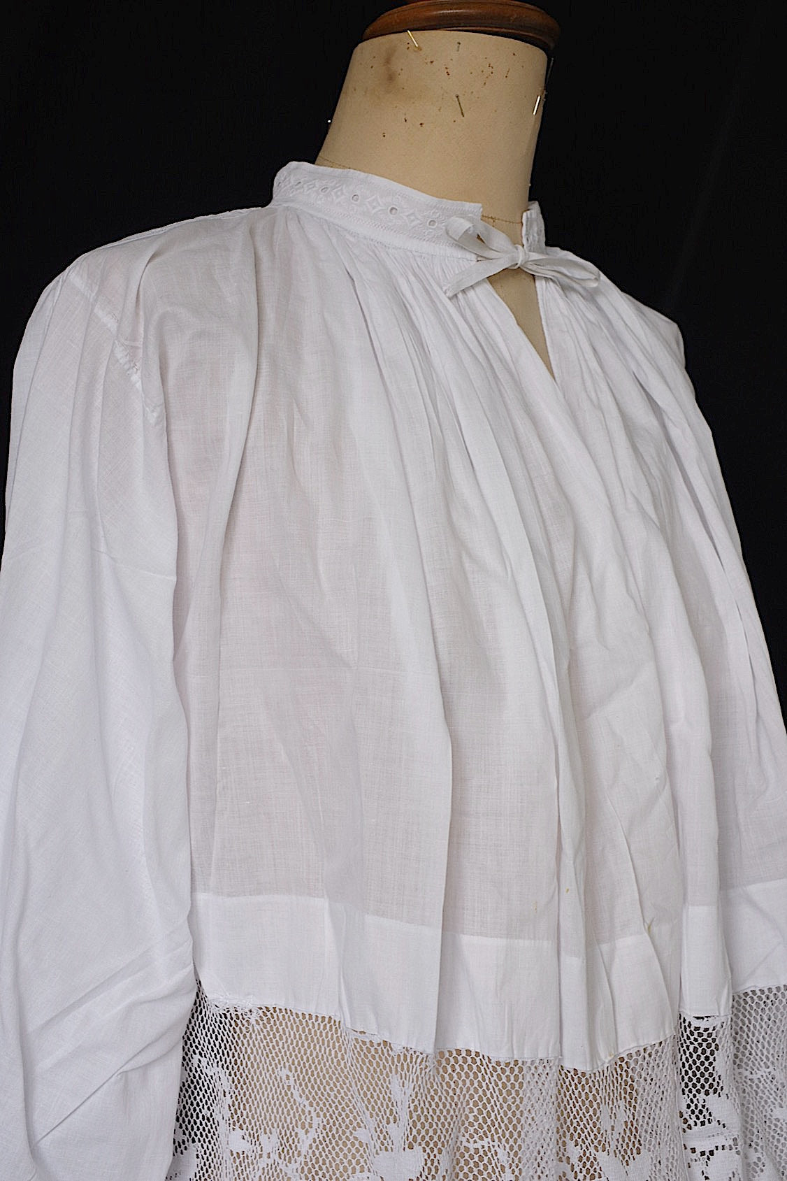 アンティークチュニック antique vêtement  surplis .FR a l'epoque