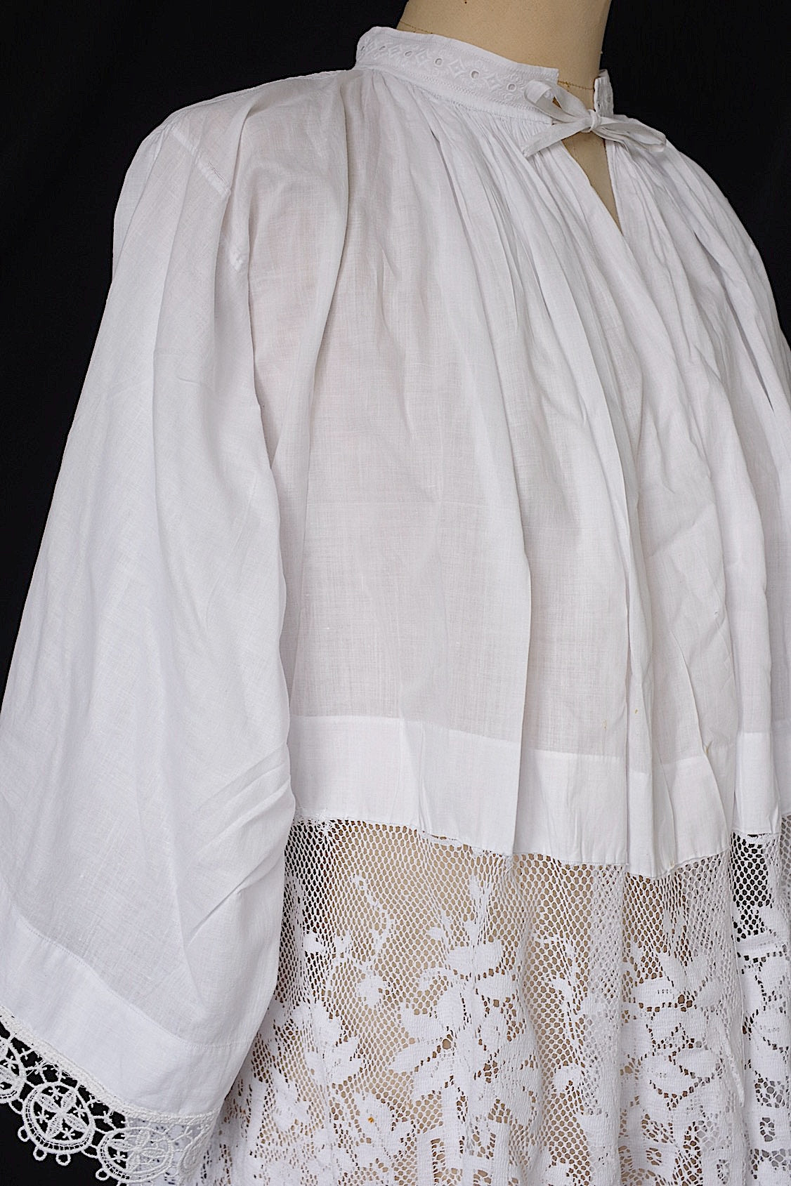 アンティークチュニック antique vêtement  surplis .FR a l'epoque