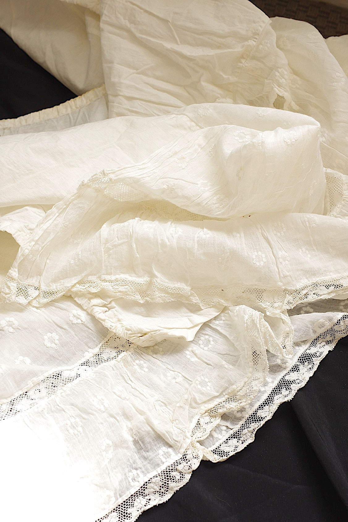 アンティークレース dentelle ancienne 刺繍 生地 クッションカバー .FR a l'epoque